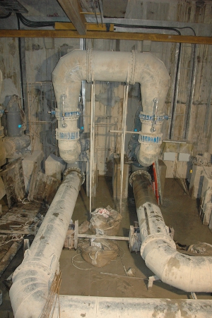 Fig. 7.4-1: Example of a mid tunnel sump and pumps